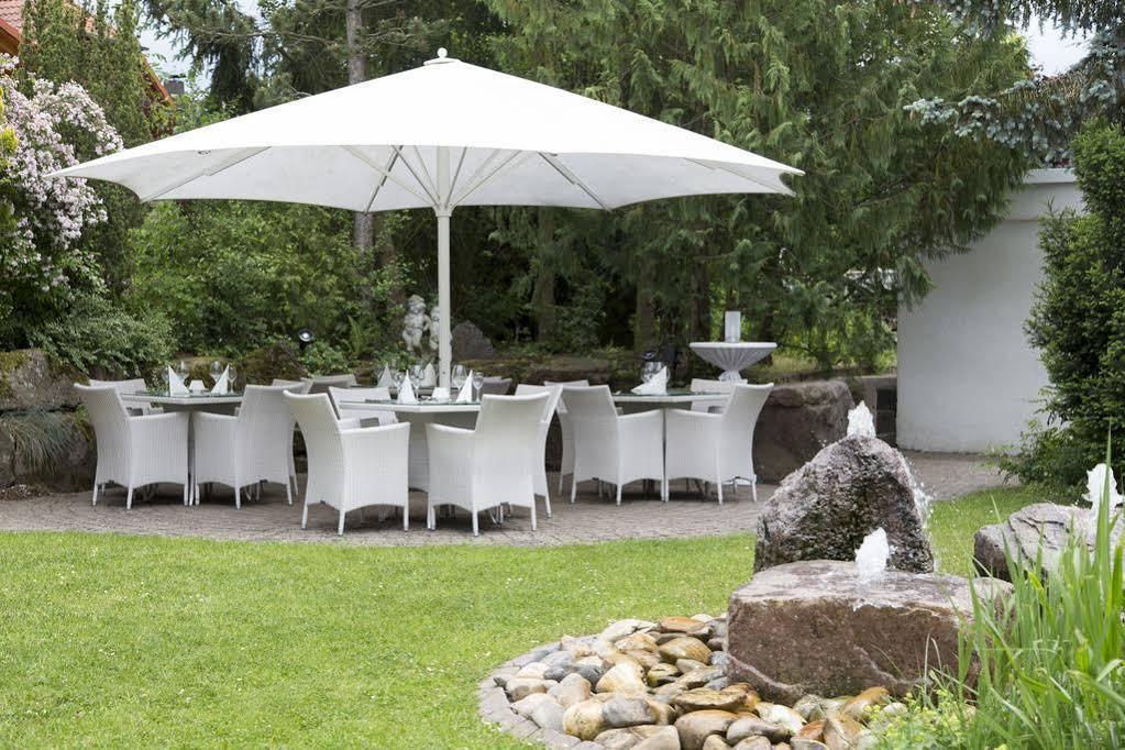 Hotel-Restaurant Arneggers Adler Tiefenbronn エクステリア 写真