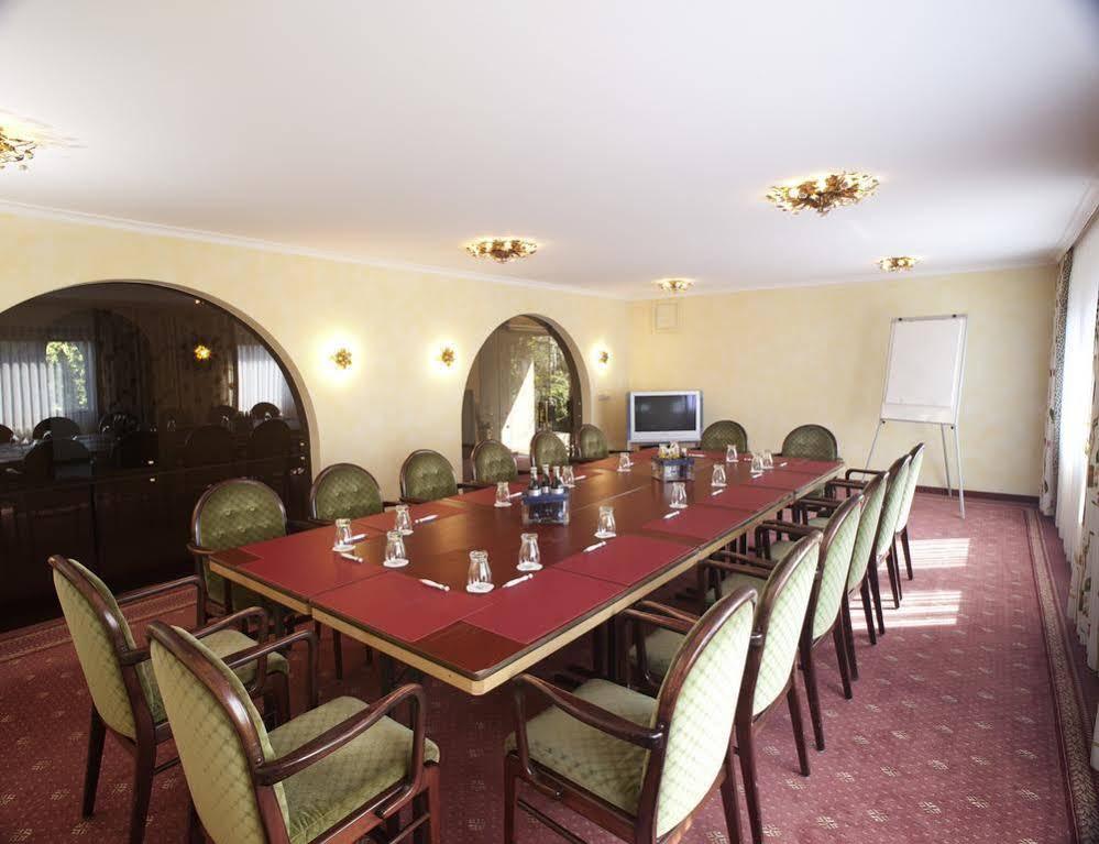 Hotel-Restaurant Arneggers Adler Tiefenbronn エクステリア 写真