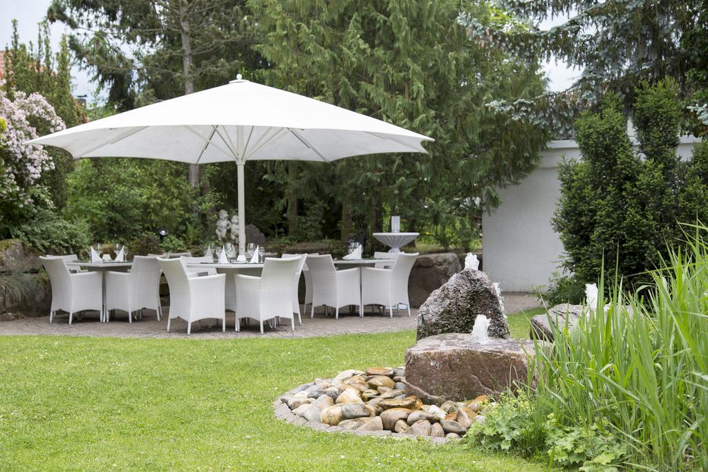 Hotel-Restaurant Arneggers Adler Tiefenbronn エクステリア 写真